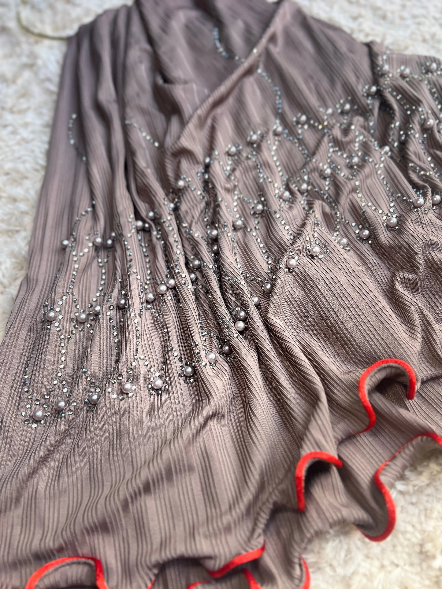 Queen Almond ligne rouge JH Scarf