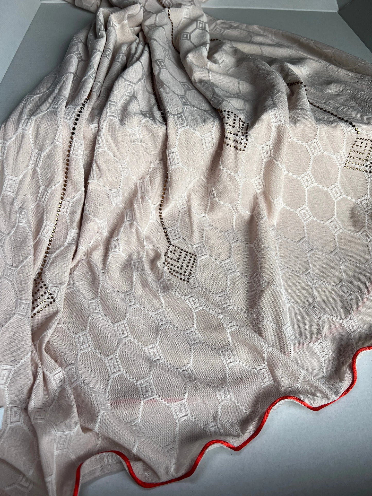 Royal Crème ligne rouge JH Scarf