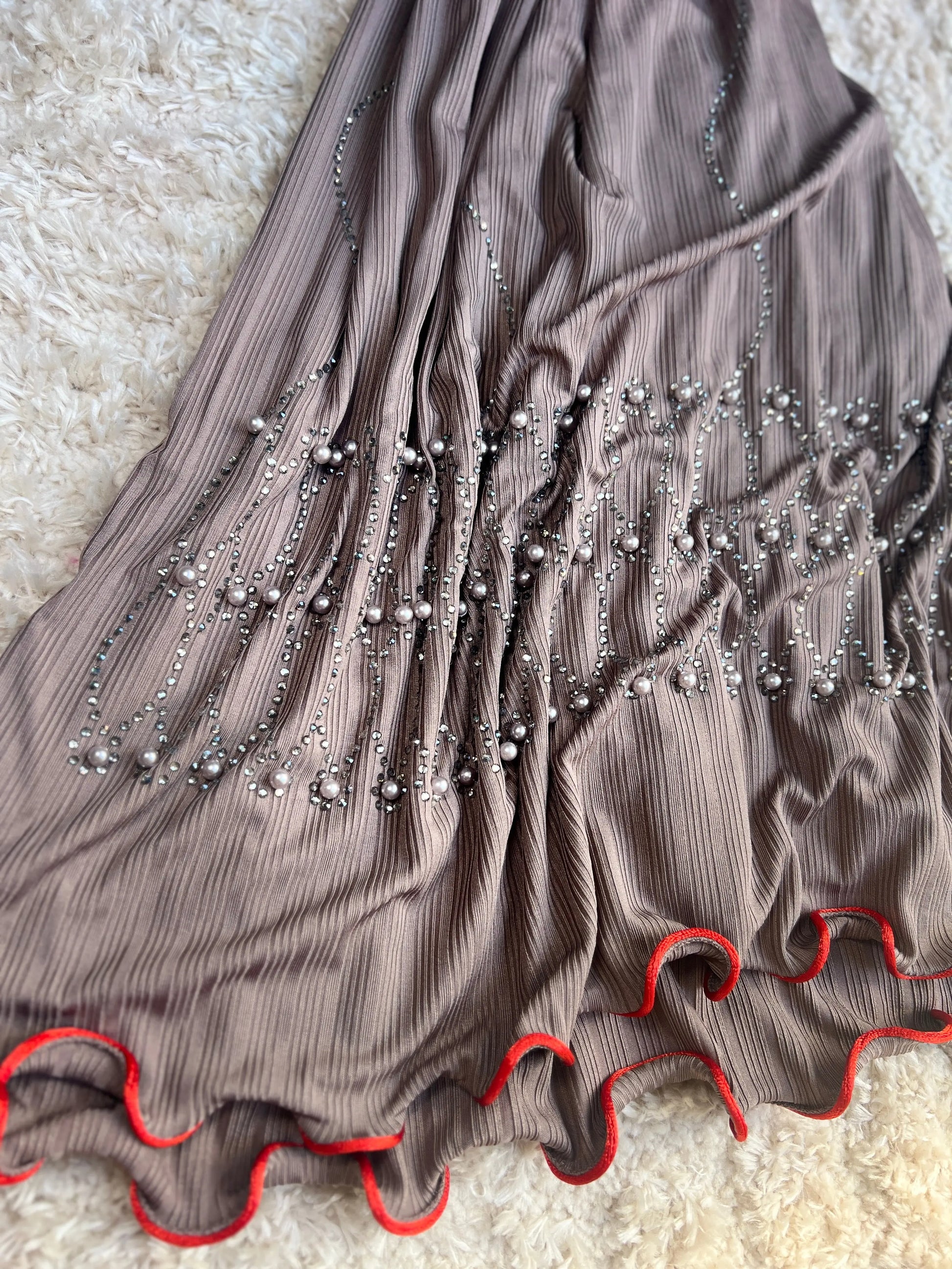 Queen Almond ligne rouge JH Scarf