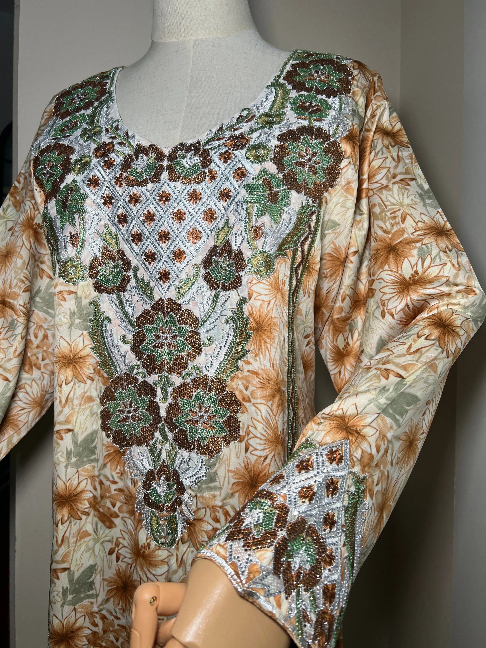 Robe Makhawer Leila JH Scarf